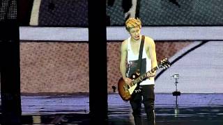 One Direction Teenage Dirtbag O2 Dublin 05 03 2013 HD [upl. by Lavine]